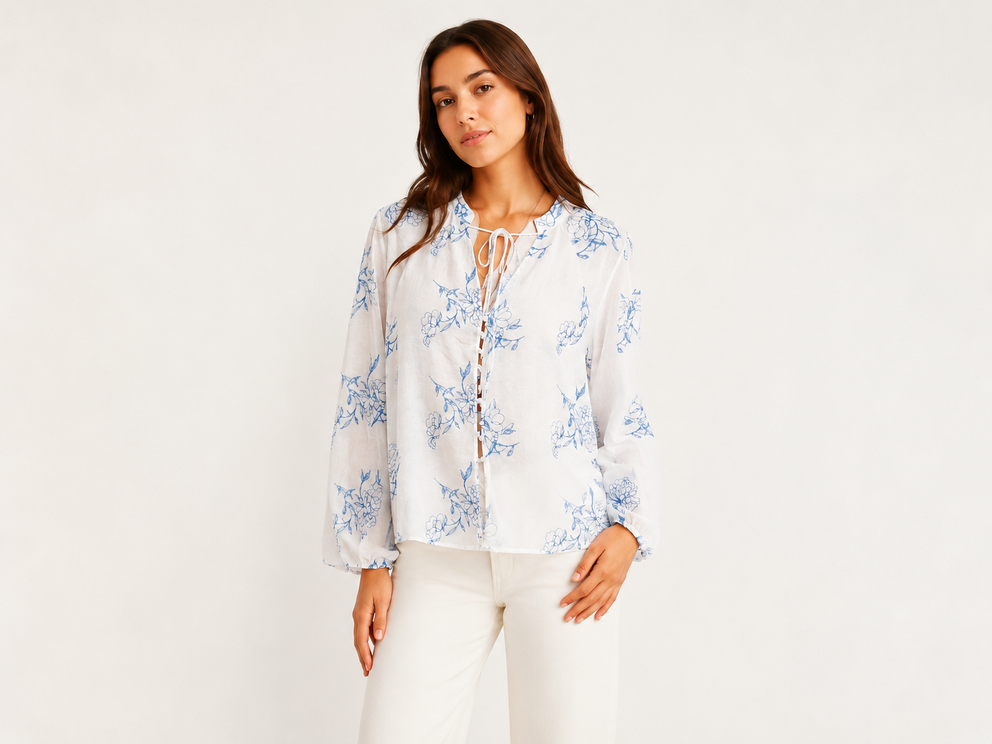 Camicia Bianca con Stampa Floreale Azzurra e Laccetto sul Collo