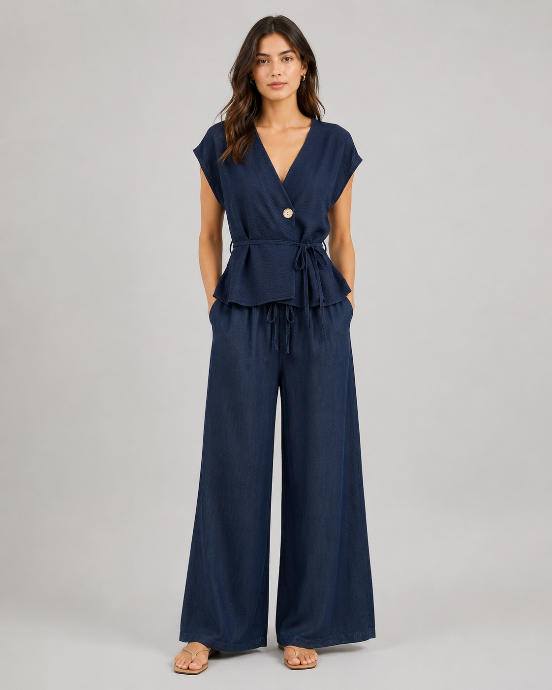 Coordinato kimono e pantaloni palazzo blu navy con bottone oro