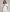 T-shirt con ricami floreali e perle