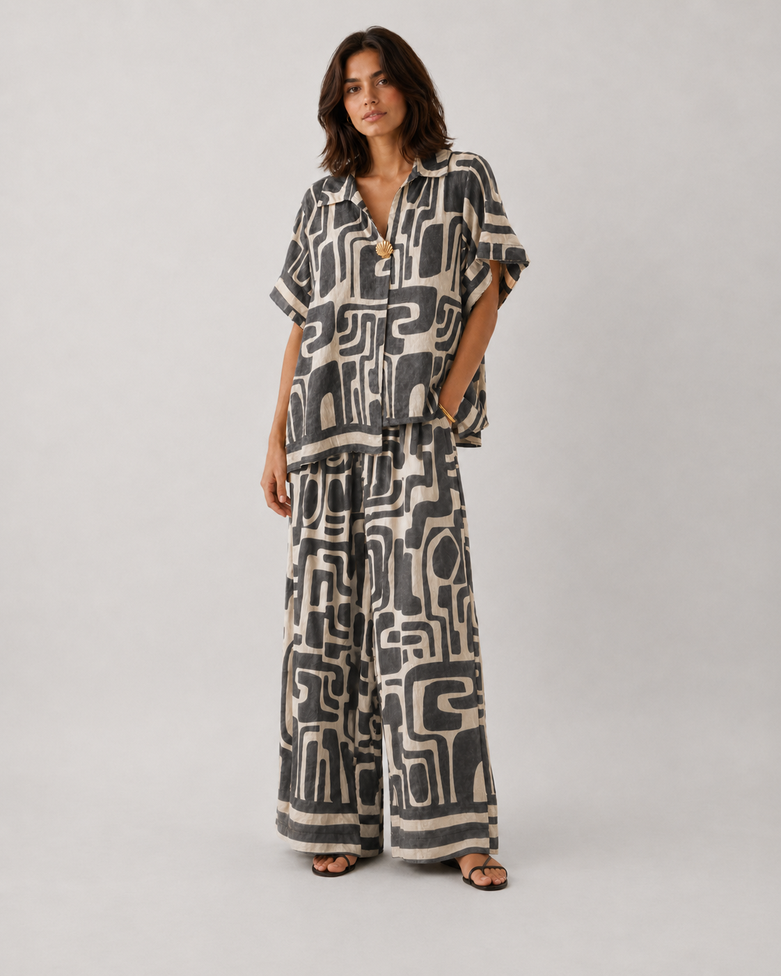 Coordinato camicia e pantaloni palazzo stampa astratta